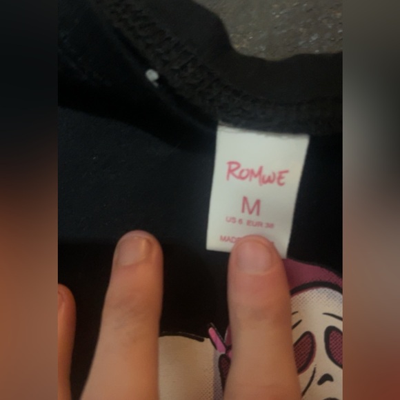 SHEIN cropped t shirt size medium - Picture 2 of 2